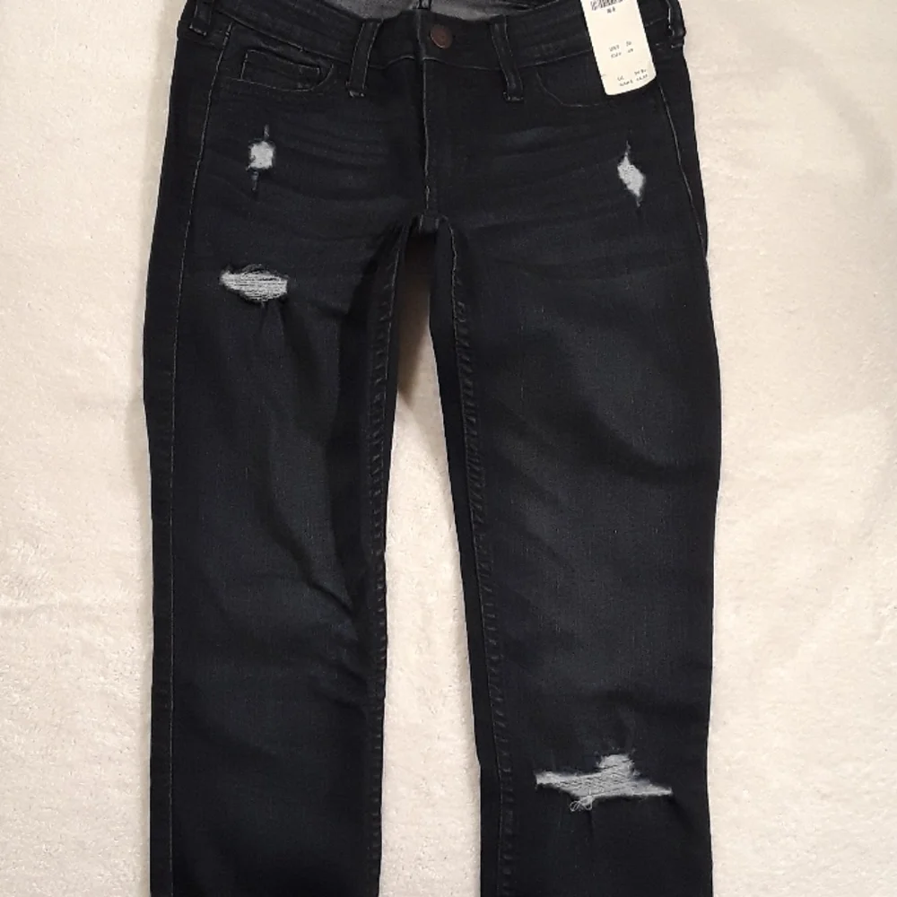 🆕️Hollister Super Skinny Jeans. Women's Size: Waist 00R/23x31 Inseam.